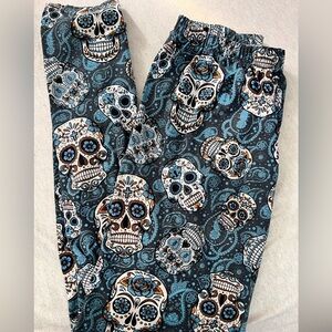 Skull Patterned Leggings Size 2XL